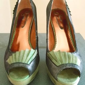 Like New Size 8 Poetic License Egyptian Princess